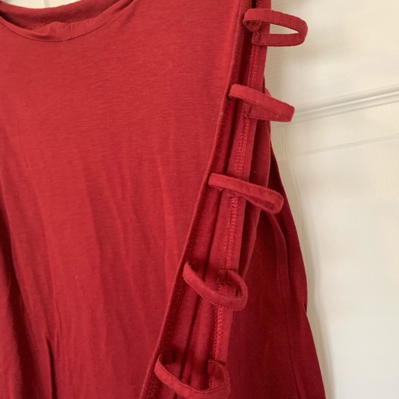 Woman’s top - Picture 2 of 2